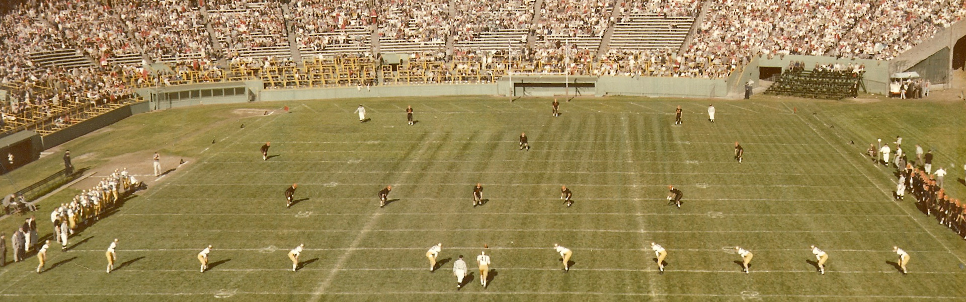 1960s Kickoff receive vs Washington